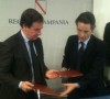 Giovanni Santomauro-Stefano Caldoro-firma-accordo-Più Europa
